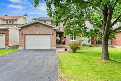 Detached in Hunt Club - South Keys and Area