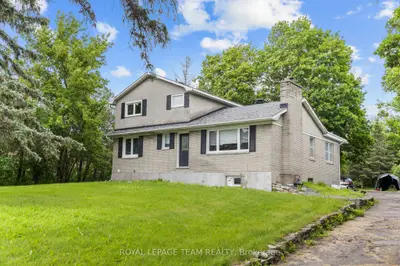 Detached in Bells Corners and South to Fallowfield