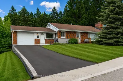 Detached in Woodstock