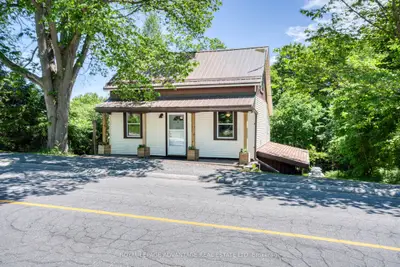 Detached in Lanark Highlands