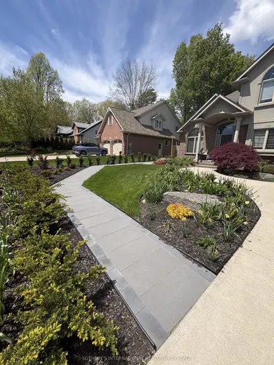 Detached in Pelham