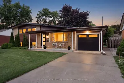 Detached in Windsor
