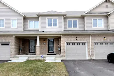 Att/Row/Townhouse in Brantford