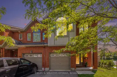 Att/Row/Townhouse in Vanier and Kingsview Park