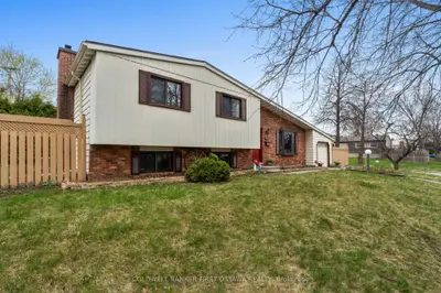 Detached in Britannia Heights - Queensway Terrace N and Area