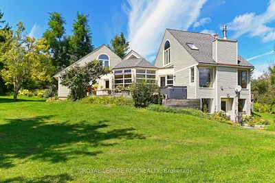 Detached in Mulmur