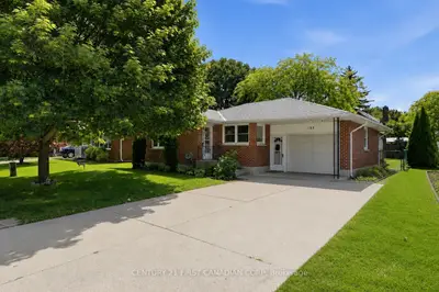 Detached in Chatham-Kent