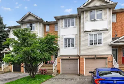 Att/Row/Townhouse in Carlington - Central Park