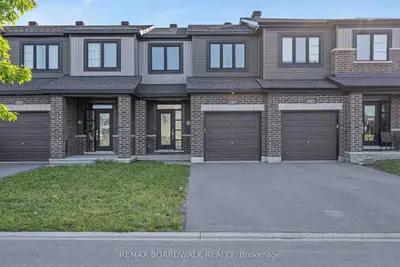 Att/Row/Townhouse in Barrhaven