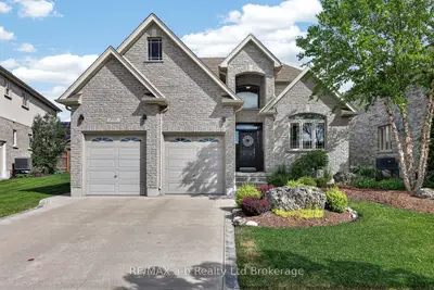 Detached in Woodstock