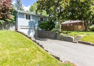 Detached in Woodstock