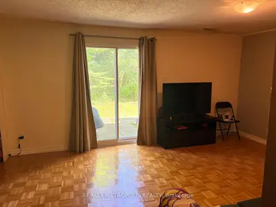 30 Clarendon Crescent 21, London South, On N6c 5y1