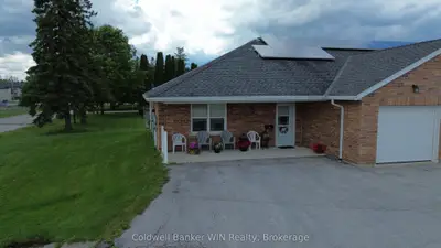 Att/Row/Townhouse in Wellington North