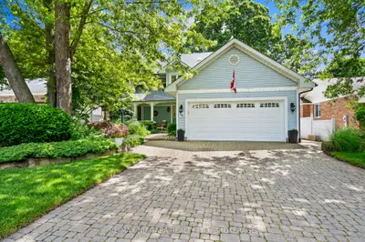 Detached in Pelham