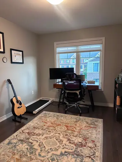 Att/Row/Townhouse in Grimsby