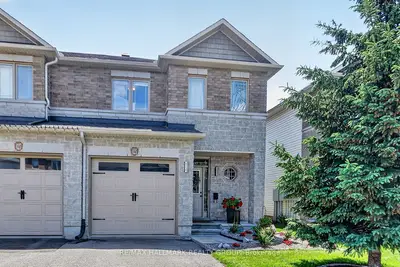 Att/Row/Townhouse in Kanata