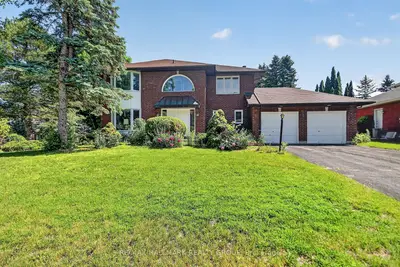 Detached in Kanata