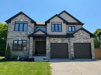 Detached in Woodstock