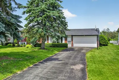 Detached in Brockville