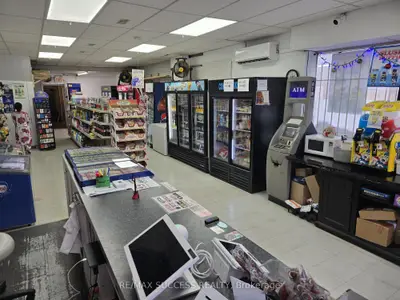 979 King Street E, Hamilton, On L8m 1c3