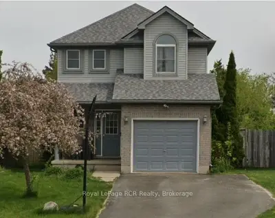 Detached in Woodstock