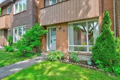 Condo Townhouse in Beacon Hill North - South and Area