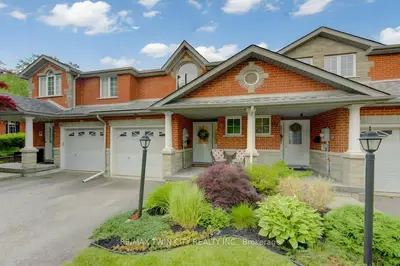 Att/Row/Townhouse in Kitchener