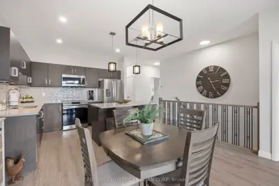 Att/Row/Townhouse in South Huron