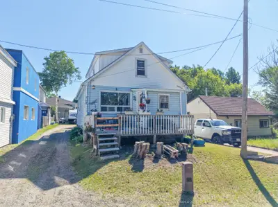 Detached in North Bay