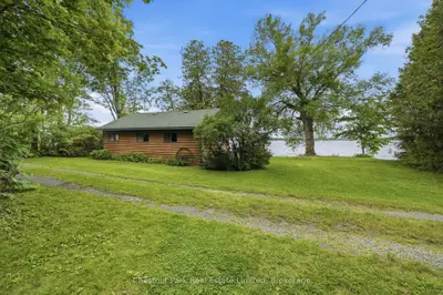 Detached in Prince Edward County