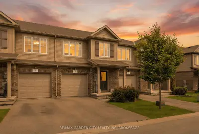 Condo Townhouse in Fort Erie