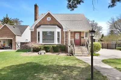 Detached in Windsor