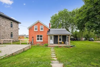 Detached in Minto