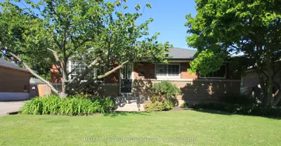 Detached in Thorold