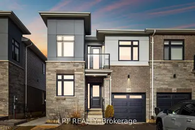 Att/Row/Townhouse in Hamilton