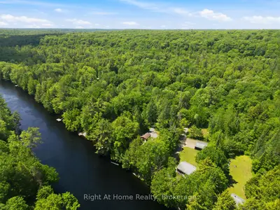 1074 Holiday Park Drive, Bracebridge, On P1l 1w9