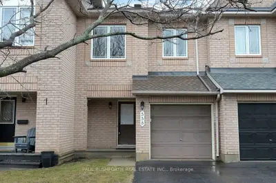 Att/Row/Townhouse in Orleans - Cumberland and Area