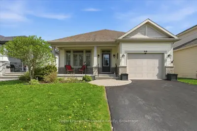 Detached in Belleville