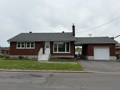 Detached in Overbrook - Castleheights and Area