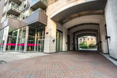 Condo Apartment in Westboro - Hampton Park