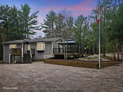 Detached in Carling