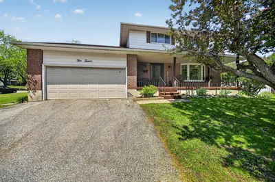 Detached in Brockville