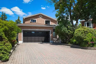 Detached in Orleans - Convent Glen and Area