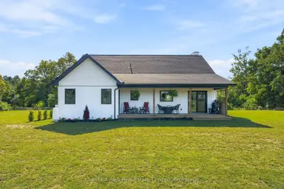 14 Captains Drive, Prince Edward County, On K0k 2t0