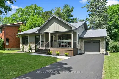 Detached in Alta Vista and Area