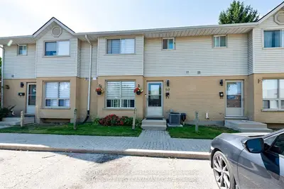 Condo Townhouse in London South