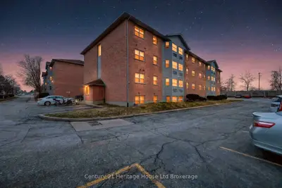 Condo Apartment in Woodstock