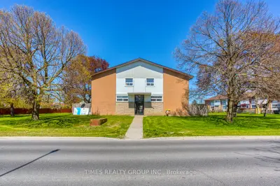 11 Manitou Crescent W #10, Loyalist, On K7n 1b7