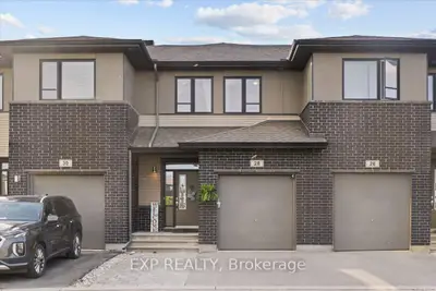 Att/Row/Townhouse in Kanata