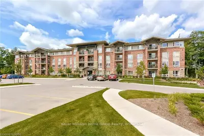 Condo Apartment in Centre Wellington